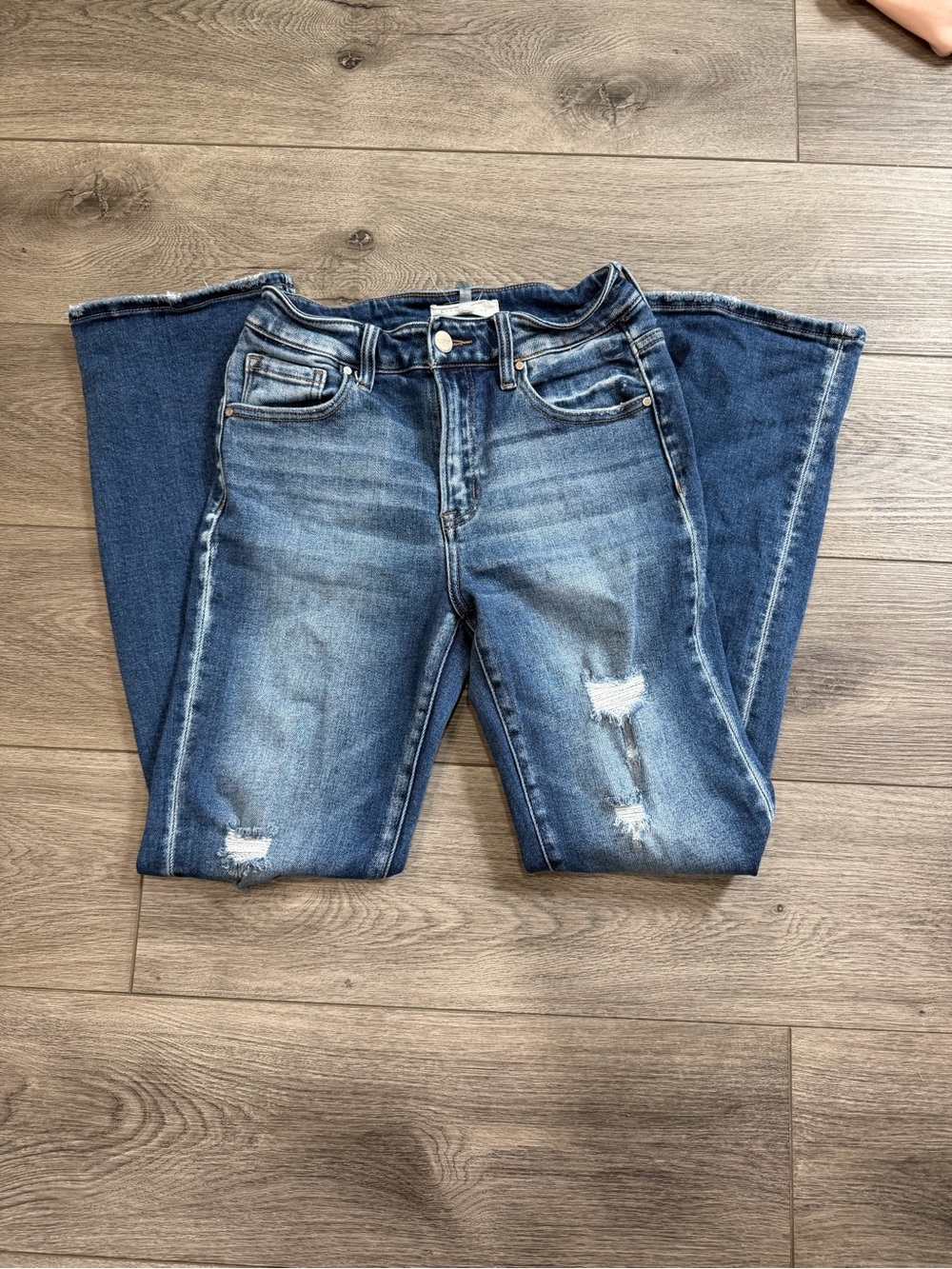Risen Distressed Jeans